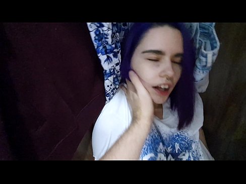 ❤️ Ya sami kanwata a cikin kabad ya taimaka mata ❤❌ a mu ❌